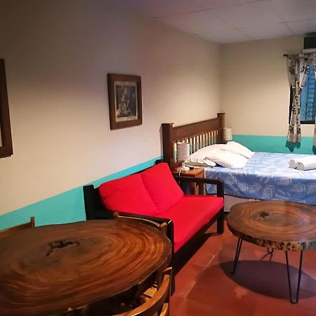 Hostal Harvest House León Zewnętrze zdjęcie