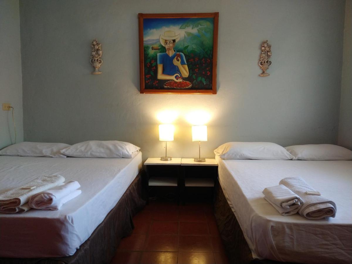 Hostal Harvest House León Zewnętrze zdjęcie