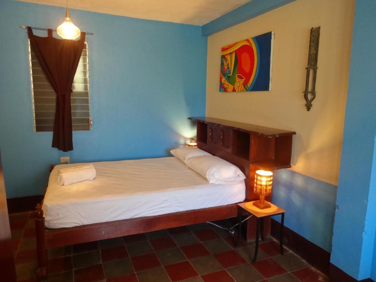 Hostal Harvest House León Zewnętrze zdjęcie