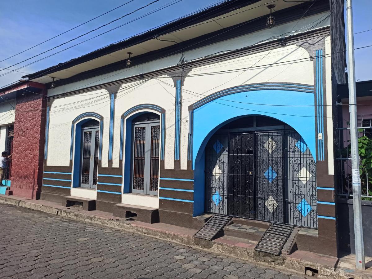 Hostal Harvest House León Zewnętrze zdjęcie