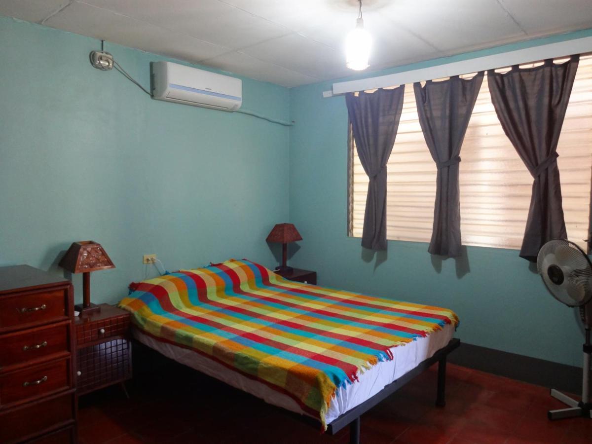 Hostal Harvest House León Zewnętrze zdjęcie