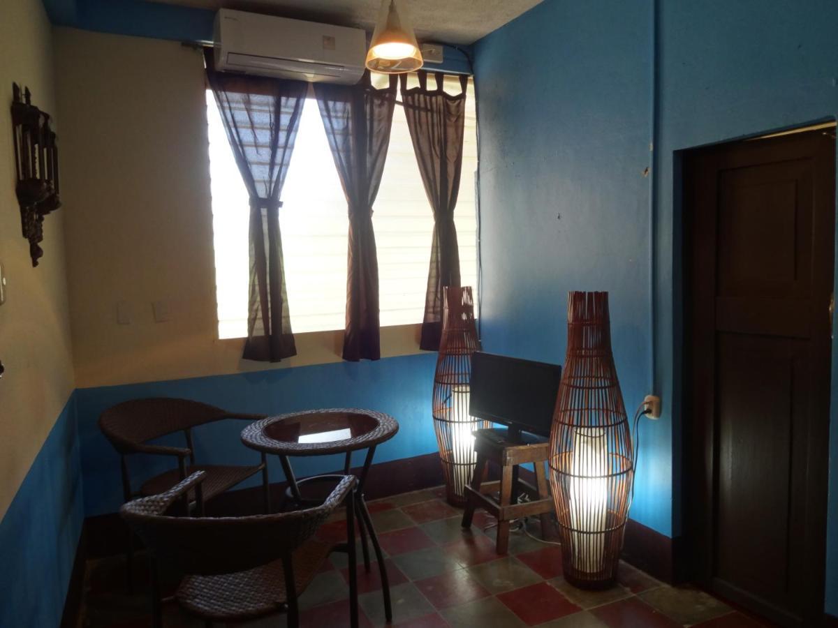Hostal Harvest House León Zewnętrze zdjęcie