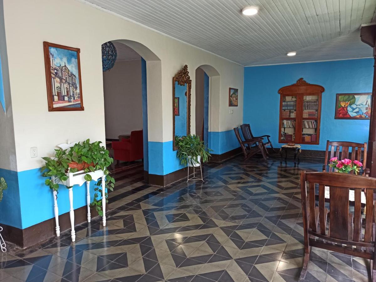 Hostal Harvest House León Zewnętrze zdjęcie