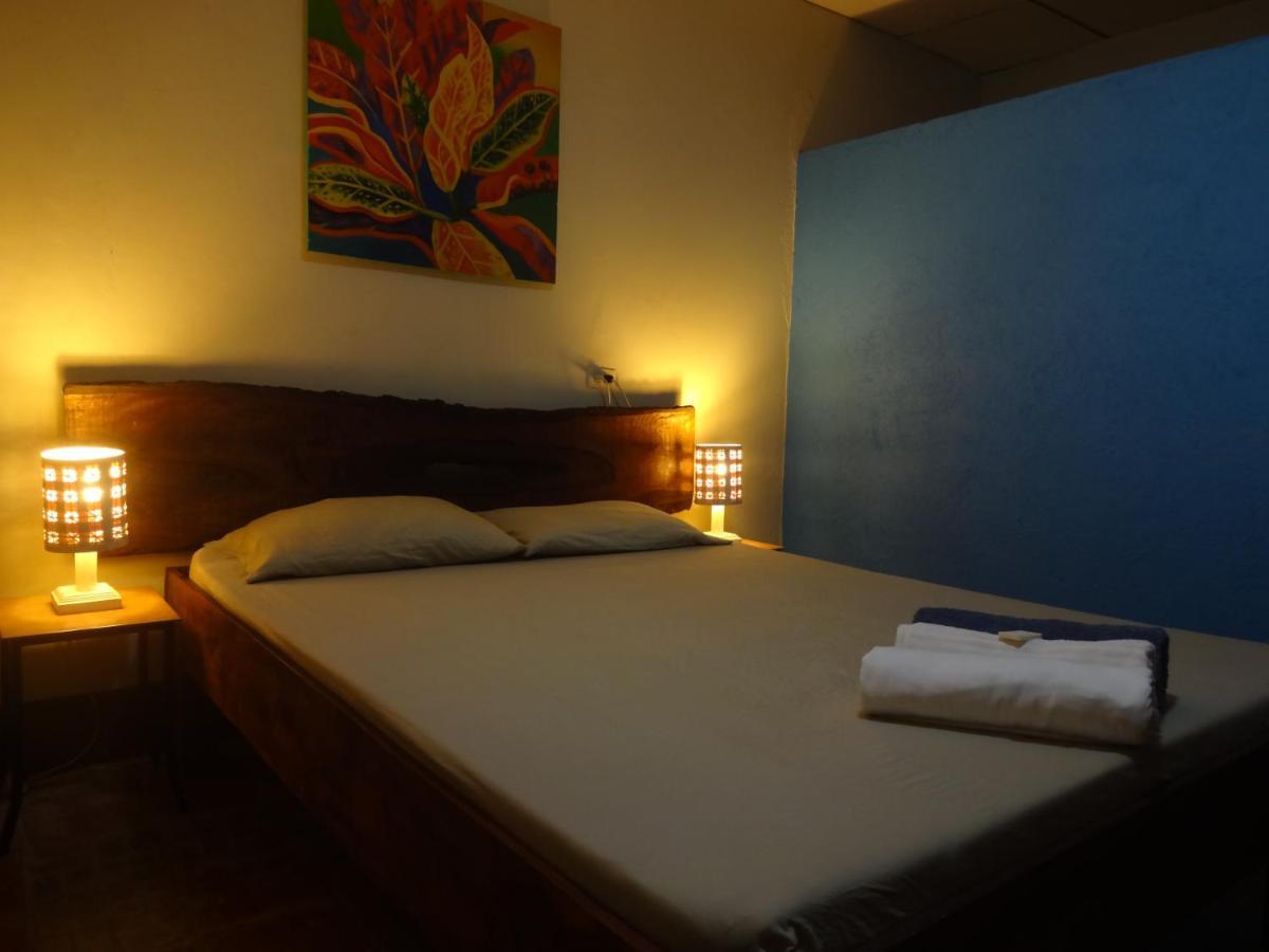 Hostal Harvest House León Zewnętrze zdjęcie
