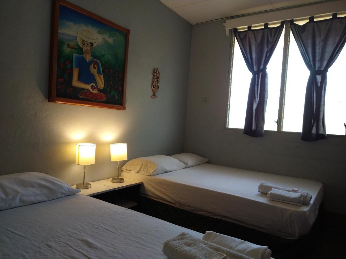 Hostal Harvest House León Zewnętrze zdjęcie