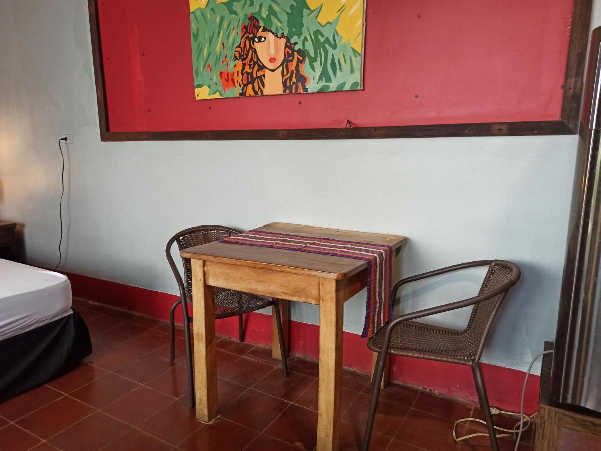 Hostal Harvest House León Zewnętrze zdjęcie