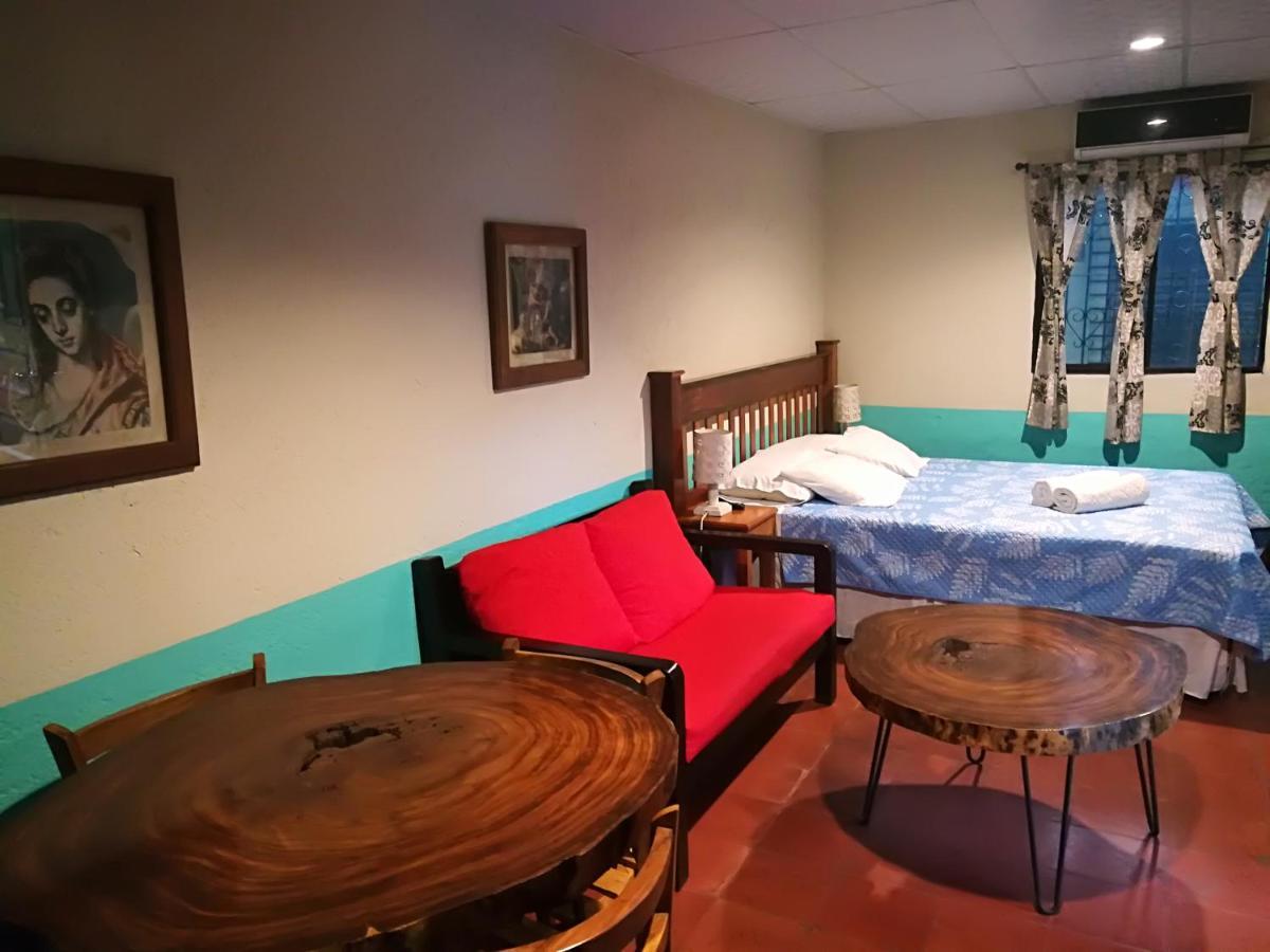 Hostal Harvest House León Zewnętrze zdjęcie