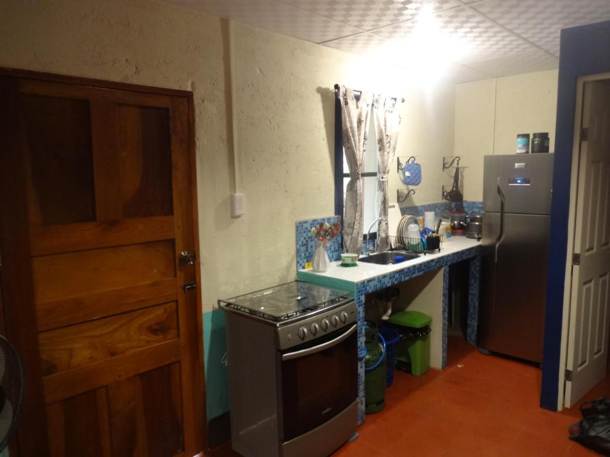 Hostal Harvest House León Zewnętrze zdjęcie